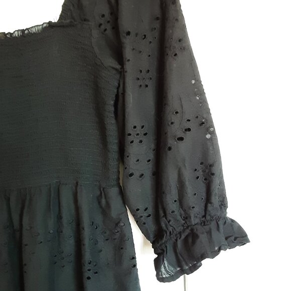 Little dress - Picture 2 of 2